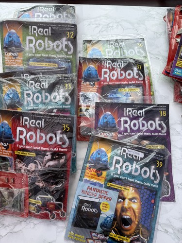 Ultimate real robots - ultimate, magazine
